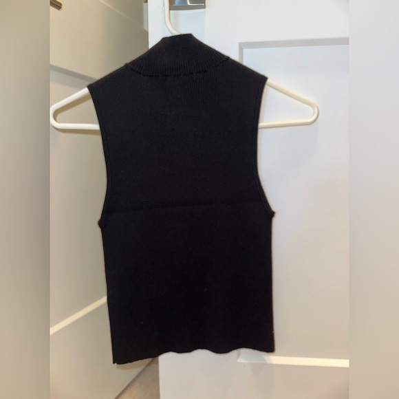 New with tags, madewell, small, black “mock neck” tank. Very comfy. - Picture 4 of 9